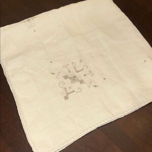 Vintage  Cream Embroidered Tablecloth 33x31.5”